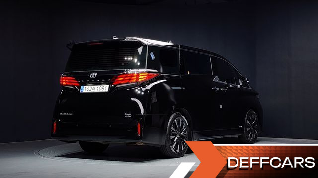 Toyota ALPHARD 2.5 HEV Executive AWD купить на сайте DeffCars