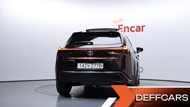 Lexus UX 2.0 2WD купить на сайте DeffCars