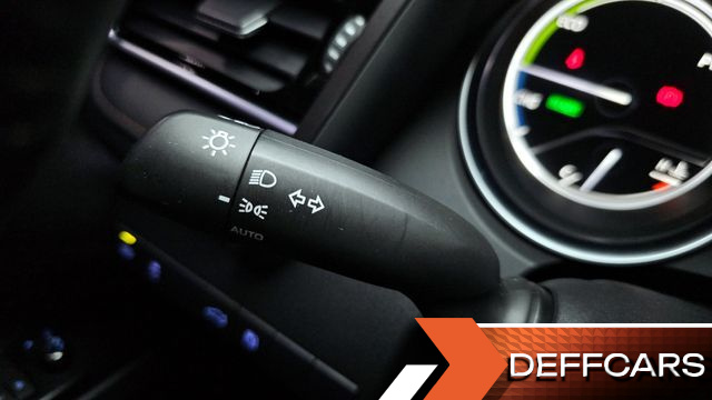 Toyota CAMRY 2.5 XLE Hybrid купить на сайте DeffCars