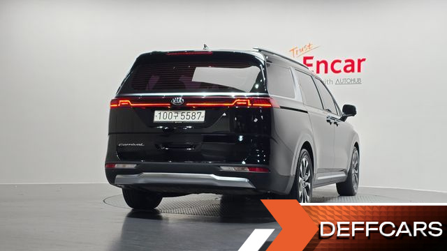 Kia CARNIVAL 9-Seater Signature купить на сайте DeffCars