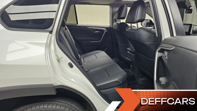 Toyota RAV4 2.5 2WD Hybrid XLE купить на сайте DeffCars