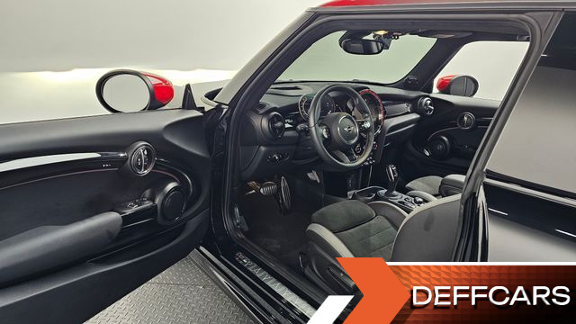 Mini COOPER JCW Pat Moss Edition 3rd купить на сайте DeffCars