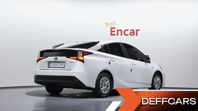 Toyota PRIUS 1.8 купить на сайте DeffCars