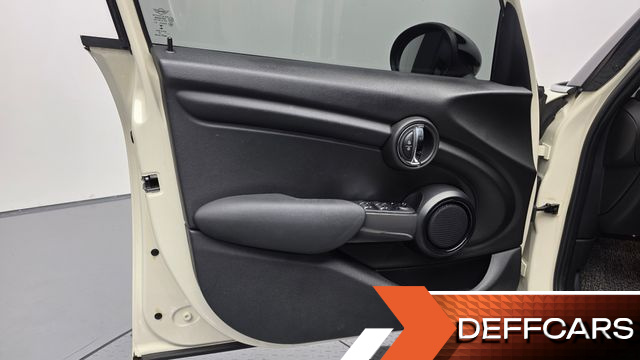 Mini COOPER 5Door Standard 3rd купить на сайте DeffCars