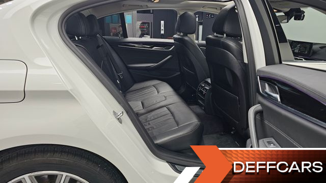 BMW 5-SERIES 520i Luxury купить на сайте DeffCars