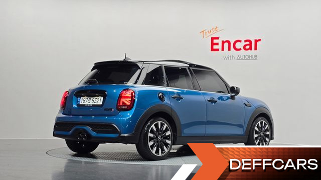 Mini COOPER 5Door Classic Third Generation купить на сайте DeffCars