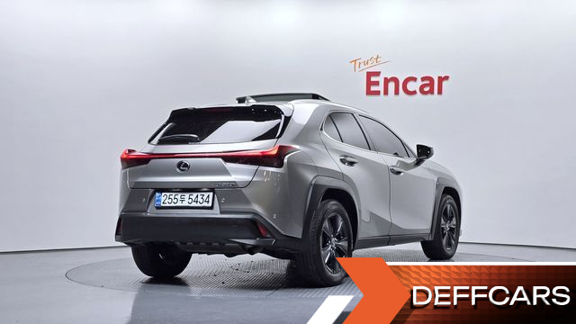 Lexus UX 2.0 2WD купить на сайте DeffCars