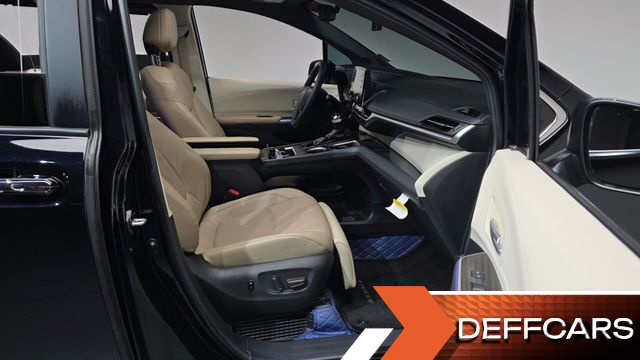 Toyota SIENNA 2.5 Hybrid AWD купить на сайте DeffCars