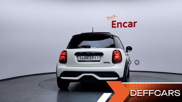 Mini COOPER Classic Launch Pack Third Generation купить на сайте DeffCars