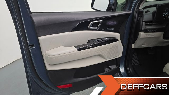 Kia CARNIVAL 9-Seater Signature купить на сайте DeffCars
