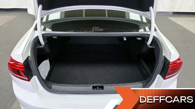 Volkswagen PASSAT 2.0 TDI Premium купить на сайте DeffCars