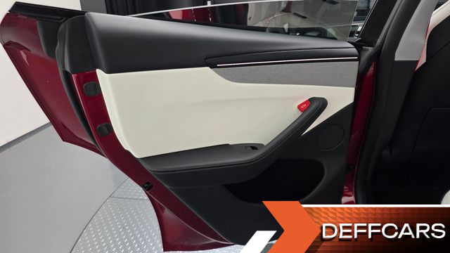 Tesla MODEL Y Long Range Launch Edition AWD купить на сайте DeffCars
