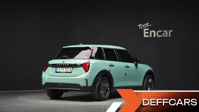 Mini COOPER 5Door Essential купить на сайте DeffCars