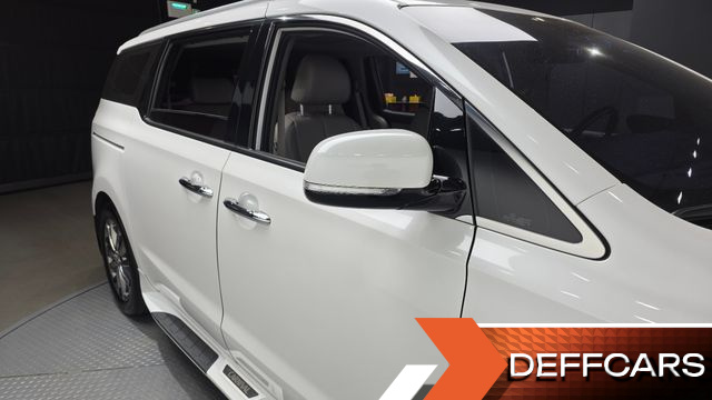 Kia CARNIVAL 7-seater Limousine VIP купить на сайте DeffCars