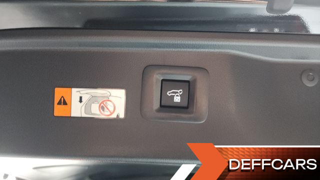 Toyota ALPHARD 2.5 HEV Executive AWD купить на сайте DeffCars