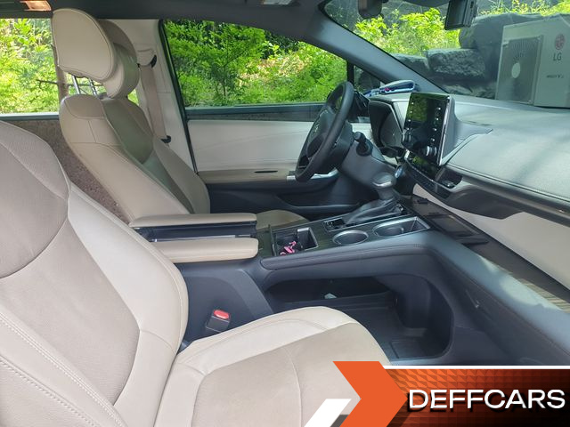 Toyota SIENNA 2.5 Hybrid AWD купить на сайте DeffCars