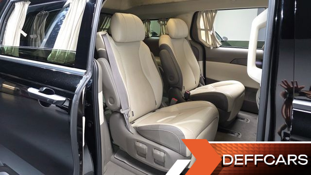 Kia CARNIVAL Gasoline 7-Seater Hi-Limousine Signature купить на сайте DeffCars