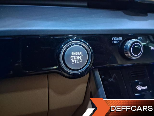 Kia CARNIVAL Gasoline 9-Seater Signature купить на сайте DeffCars