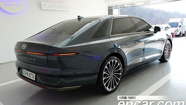 Hyundai GRANDEUR 2,5 Gasoline 2WD Calligraphy купить на сайте DeffCars