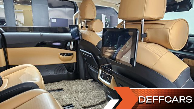 Kia CARNIVAL Gasoline 7-Seater Signature купить на сайте DeffCars