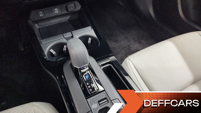 Toyota PRIUS 2.0 XLE купить на сайте DeffCars