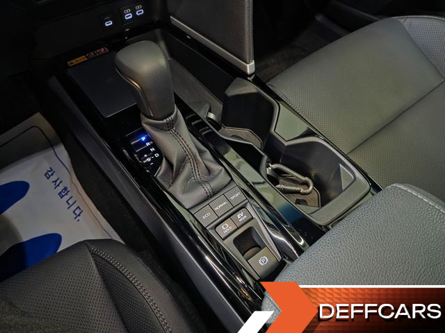 Toyota CAMRY 2.5 XLE Hybrid купить на сайте DeffCars