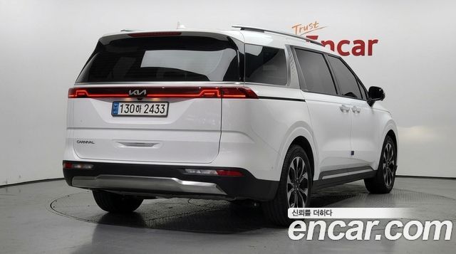 Kia CARNIVAL Gasoline 9-Seater Signature купить на сайте DeffCars