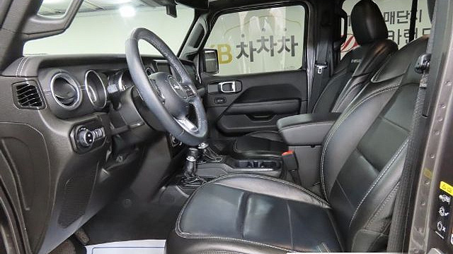 Jeep WRANGLER 2.0 Overland Power Top 4Door купить на сайте DeffCars