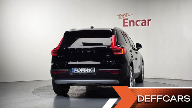 Volvo XC40 B4 Momentum купить на сайте DeffCars