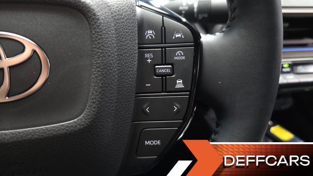 Toyota PRIUS 2.0 PHEV XSE купить на сайте DeffCars