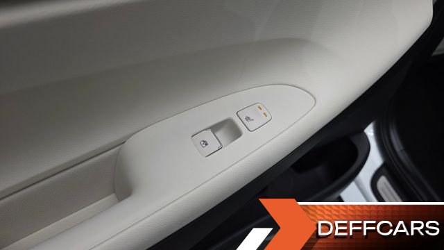 Hyundai GRANDEUR 2.5 Le Blanc купить на сайте DeffCars