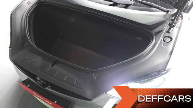 Tesla MODEL X AWD купить на сайте DeffCars