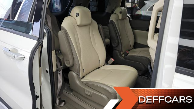 Kia CARNIVAL Gasoline 9-Seater Signature купить на сайте DeffCars