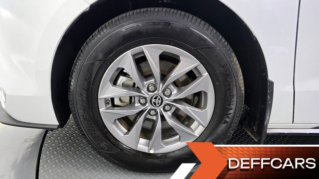 Toyota SIENNA 2.5 Hybrid AWD купить на сайте DeffCars