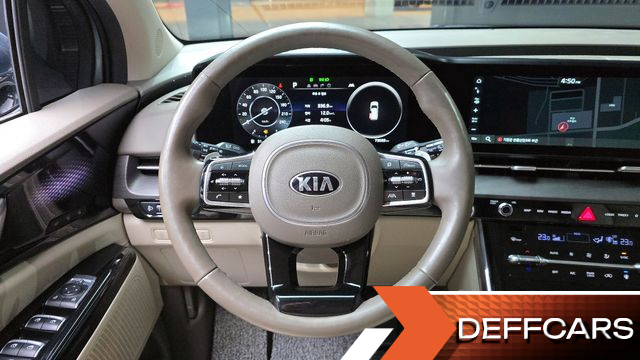 Kia CARNIVAL Gasoline 7-Seater Signature купить на сайте DeffCars
