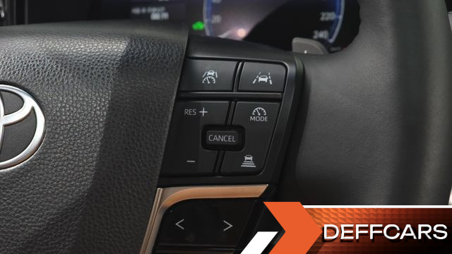 Toyota CAMRY 2.5 XLE Premium Hybrid купить на сайте DeffCars