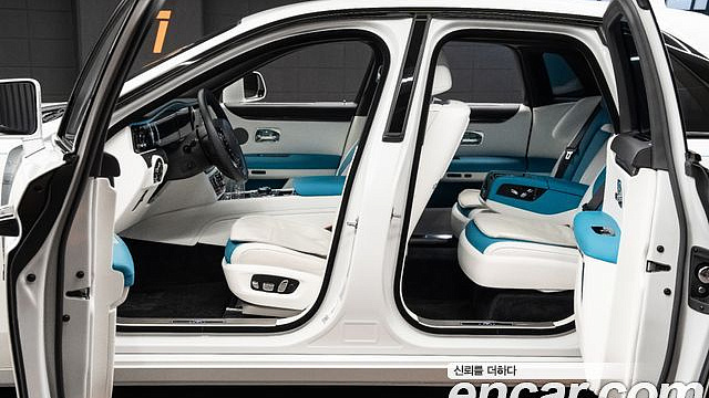 Rolls-Royce GHOST 6.7 V12 Black Badge купить на сайте DeffCars