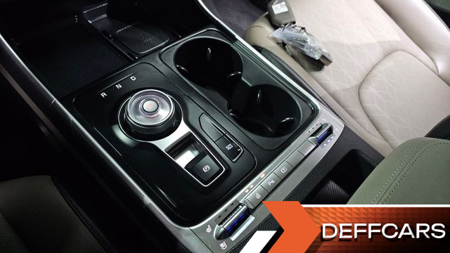 Kia CARNIVAL HEV 9 seater Prestige купить на сайте DeffCars