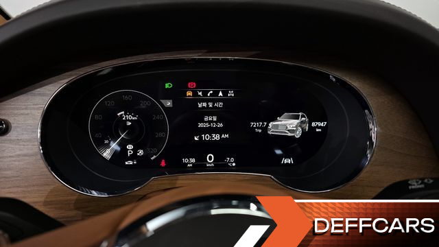 Bentley BENTAYGA 4.0 V8 Azure купить на сайте DeffCars