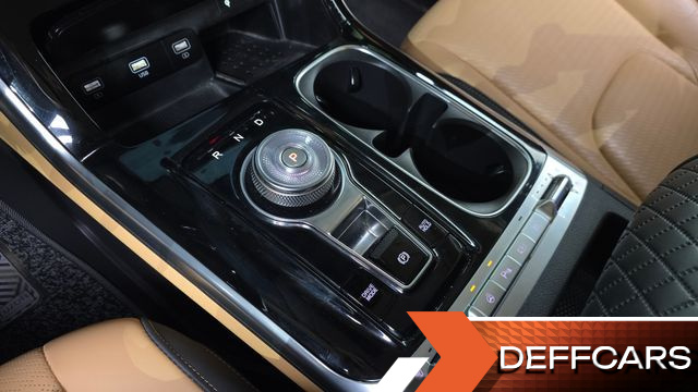 Kia CARNIVAL 7-Seater Signature купить на сайте DeffCars