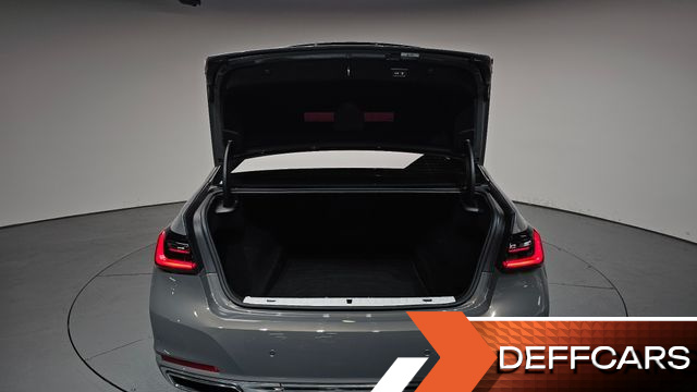 BMW 7-SERIES 740Li xDrive Design Pure Excellence купить на сайте DeffCars