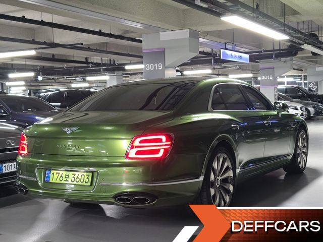 Bentley FLYING SPUR 4.0 купить на сайте DeffCars