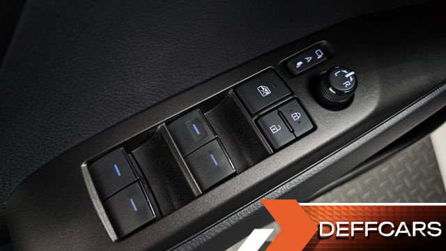 Toyota CAMRY 2.5 LE Hybrid купить на сайте DeffCars