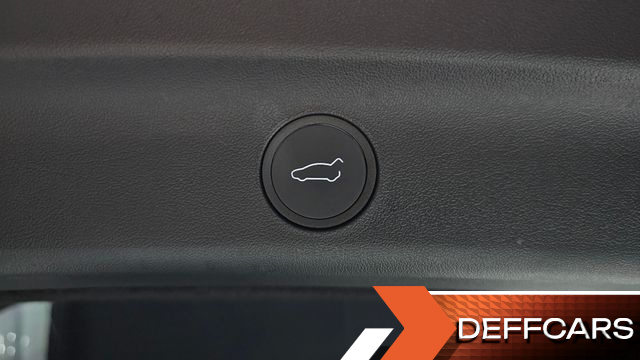 Tesla MODEL Y Long Range AWD купить на сайте DeffCars
