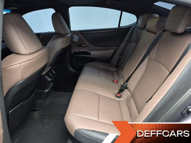 Lexus ES F-Sport Design Package купить на сайте DeffCars