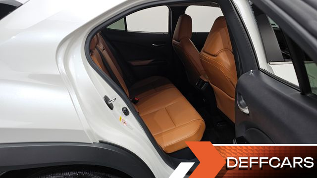 Lexus UX 2.0 2WD купить на сайте DeffCars