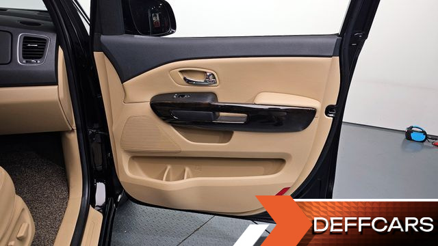 Kia CARNIVAL Gasoline 7-Seater Limousine VIP купить на сайте DeffCars