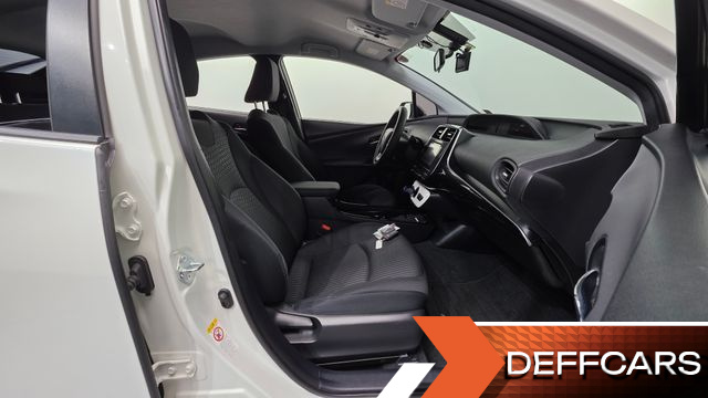 Toyota PRIUS 1.8 E купить на сайте DeffCars