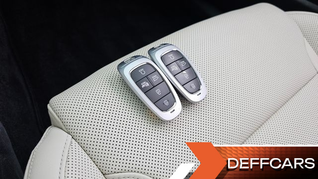 Hyundai GRANDEUR 2.5 Le Blanc купить на сайте DeffCars