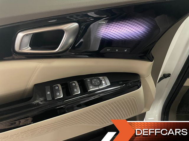 Kia CARNIVAL Gasoline 9-Seater Signature купить на сайте DeffCars